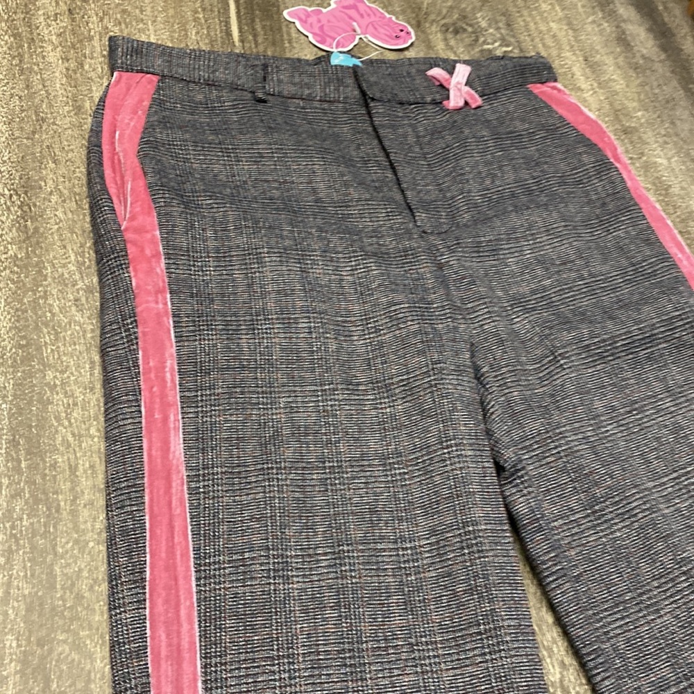 Stylish Gray and Pink Women's Pantsuit - Picture 4 of 14